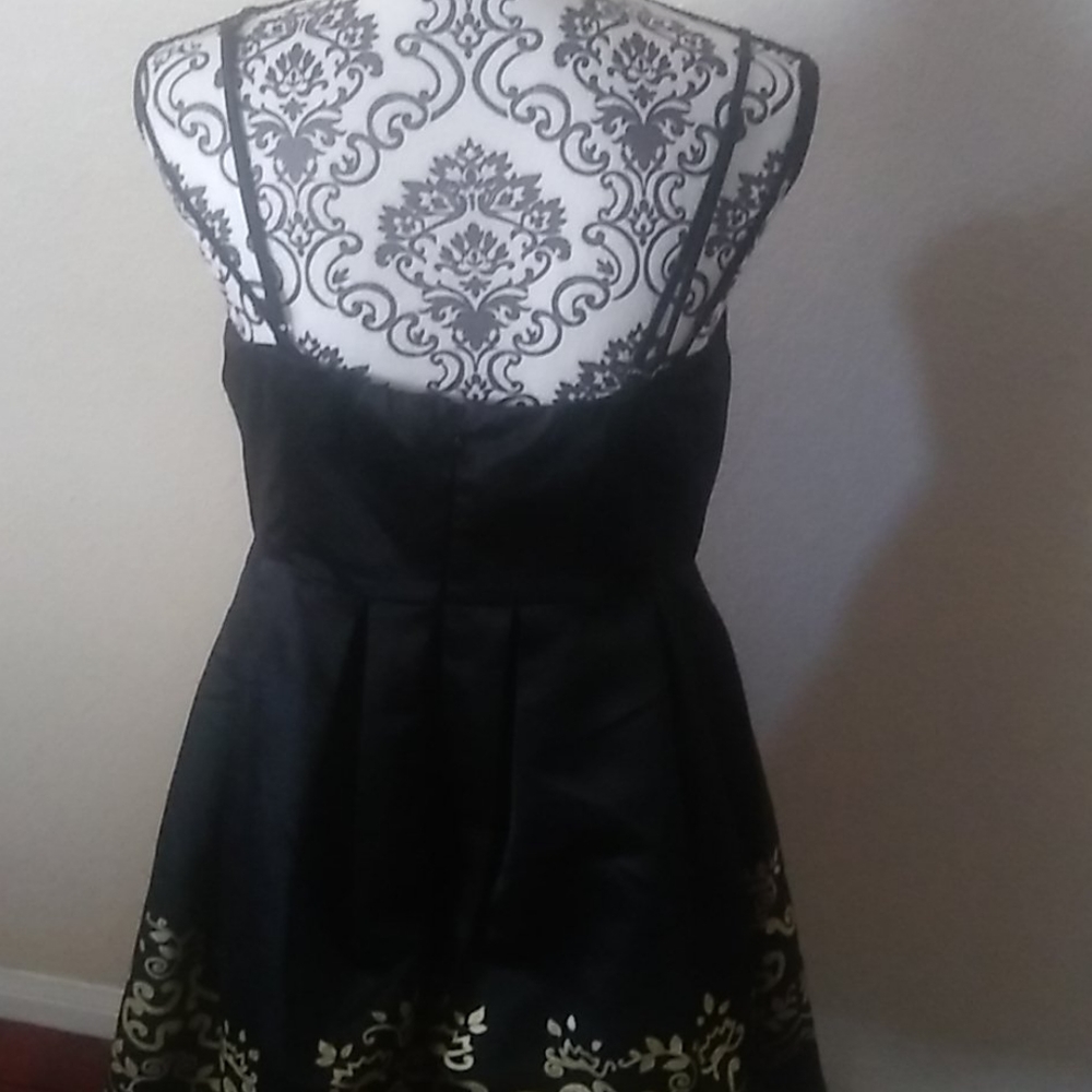 Ally black and gold dress - Picture 5 of 7